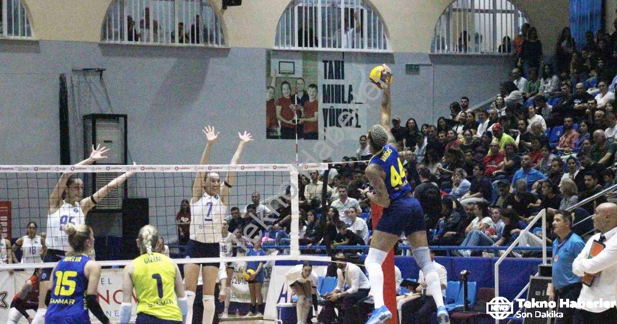 "Sultanlar Ligi'nde Fenerbahçe, Aydın Deplasmanından Galibiyetle Döndü" başlıklı haber için fotoreal