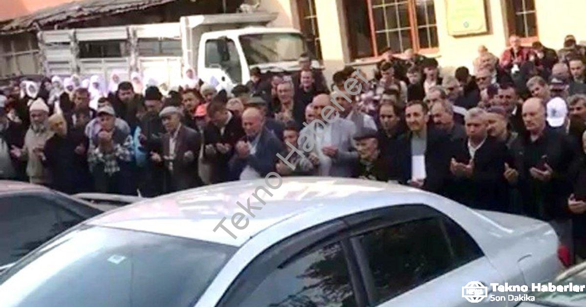 "Hisarcık'tan Kutsal Topraklara Manevi Yolculuk Başladı" başlıklı haber için fotorealistik, profesyo