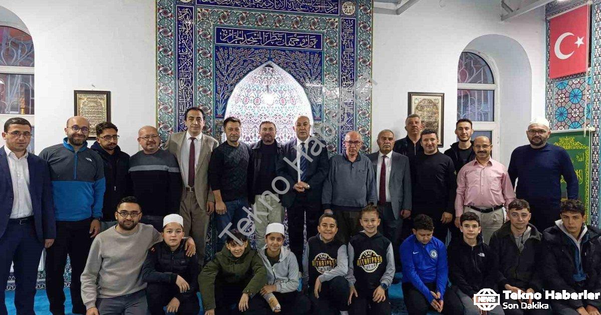 "Emirdağ Müftülüğünden Öğretmenlere Özel Sabah Etkinliği" başlıklı haber için fotorealistik, profesy