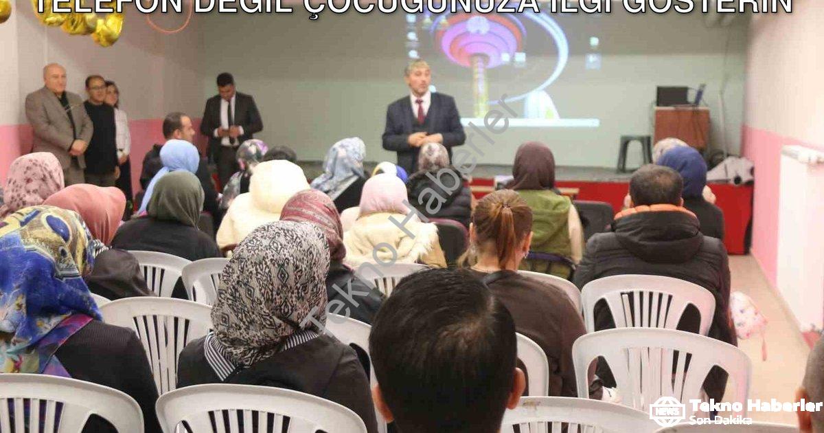 "Müdür Yılmaz'dan Velilere Sert Uyarı: Telefon Değil Çocuğunuza İlgi Gösterin" başlıklı haber için f