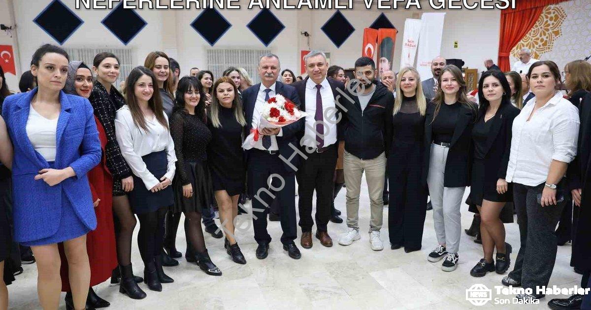 "Yunusemre Belediyesi'nden Eğitim Neferlerine Anlamlı Vefa Gecesi" başlıklı haber için fotorealistik