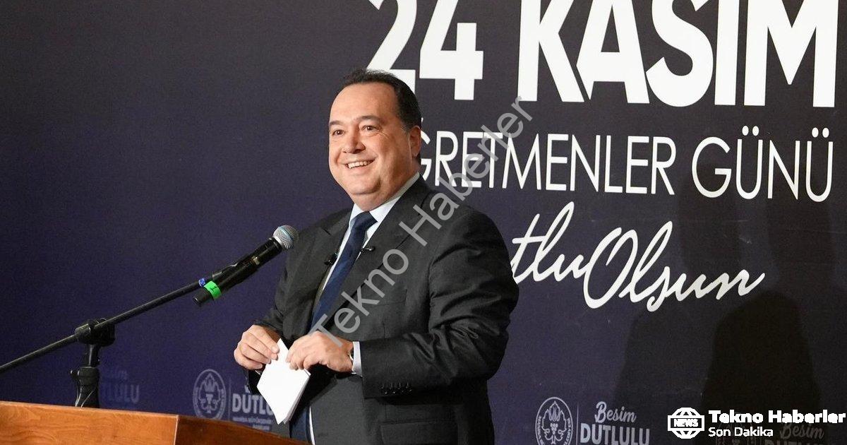 "Manisa'da Öğretmenlere Maaş Zammı ve Ulaşım İndirimi Müjdesi" başlıklı haber için fotorealistik, pr