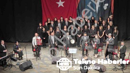 Efeler’de Sanat Rüzgarı: Maarif Korosu İzleyenleri Büyüledi